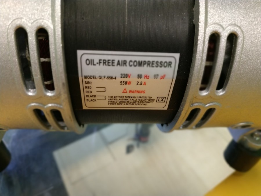 Воздушный компрессор Outstanding 550 ватт